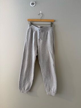 Aritzia Women’s Light Grey Joggers